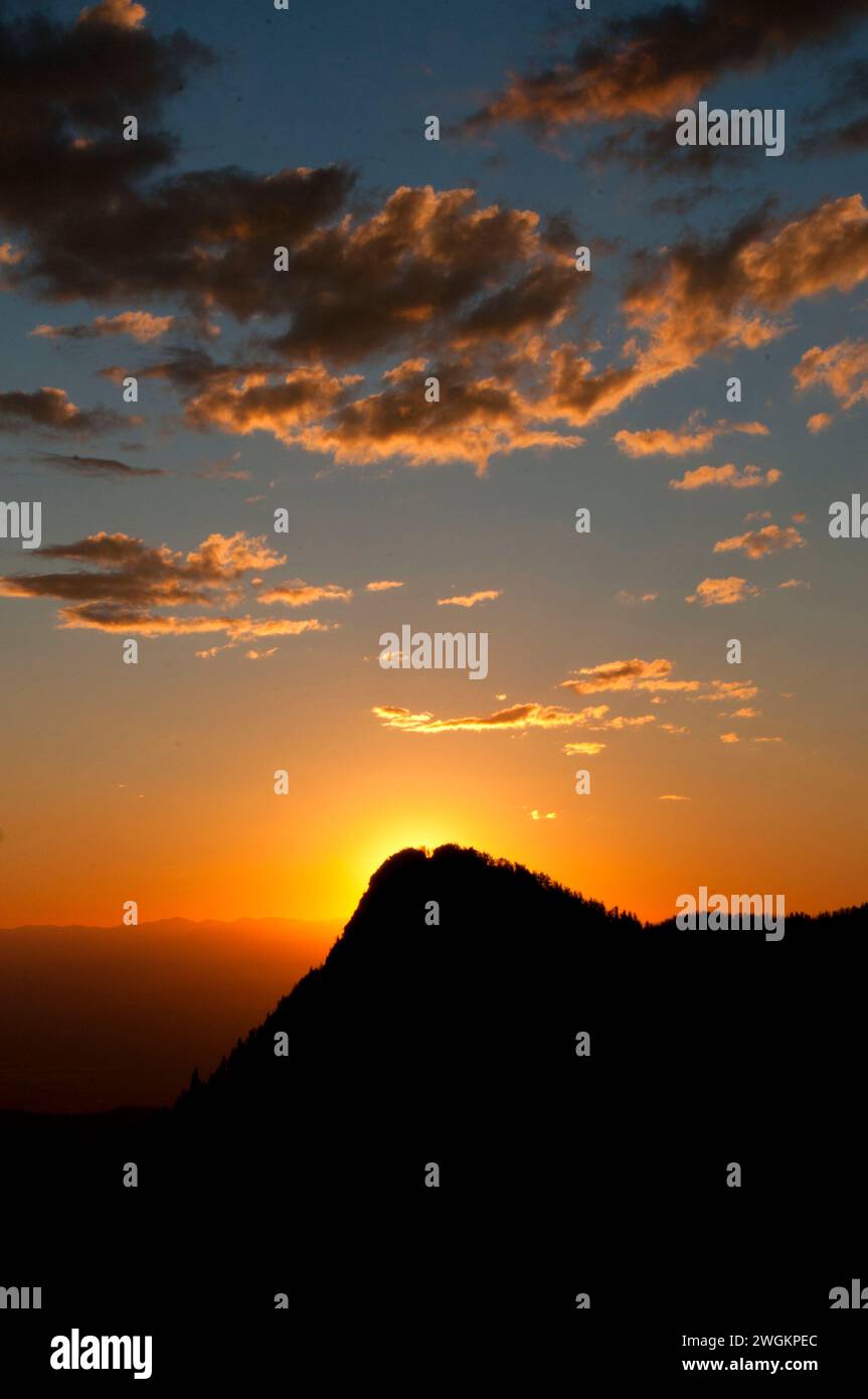 Sunrise over Gunsight Mountain on The Lakes Lookout Trail, Elkhorn
