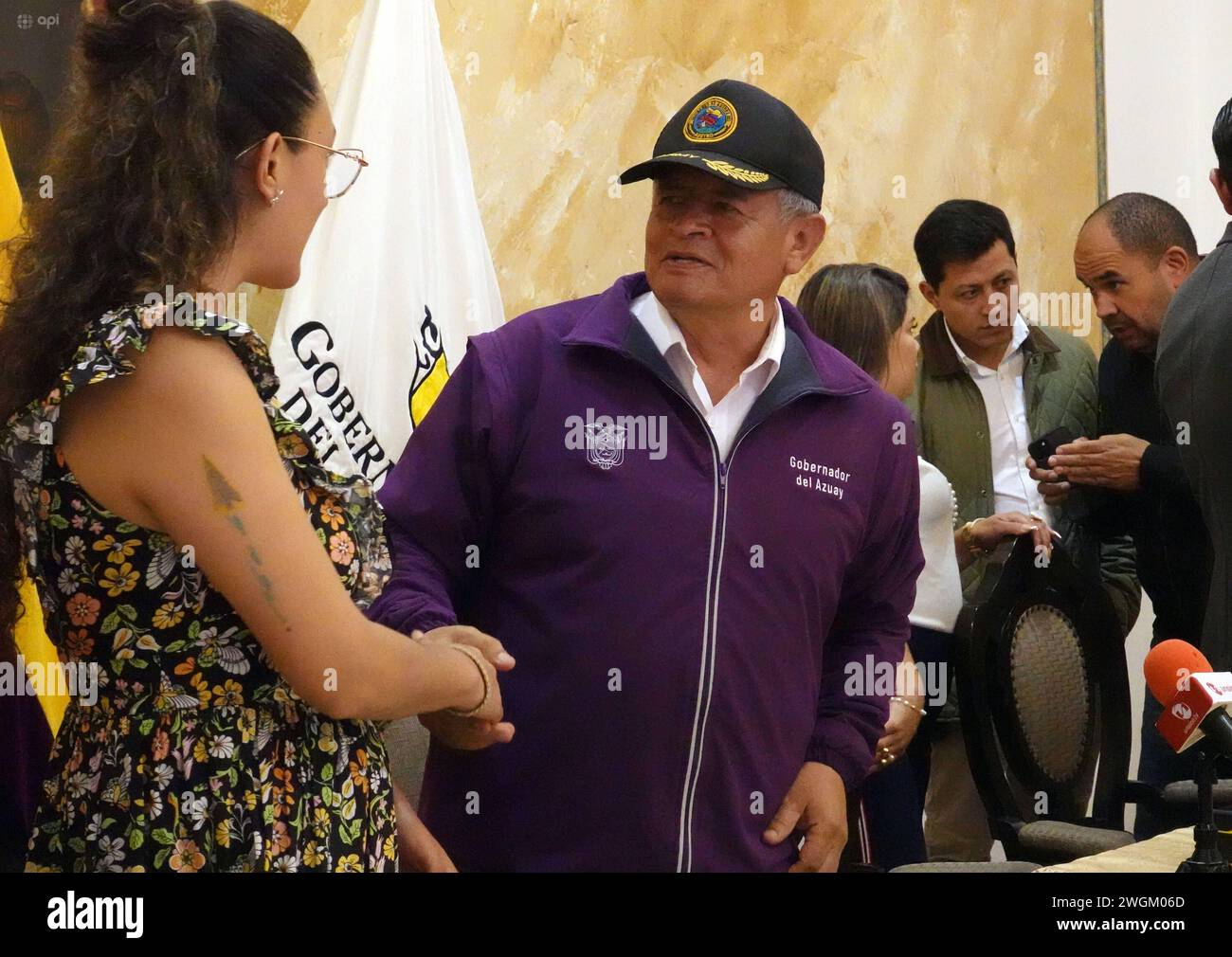 CUENCA-RUEDA PRENSA-TEMA SEGURIDAD-CARNAVAL Cuenca,Ecuador 5 de febrero de 2024 En la tarde de hoy en el Salon de Proceres de la gobernaciones se reunieron autoridades de la ciudada para resolver el tema de seguridad en Carnaval,donde se realizara eventos con gran cantidad de personas en los dias de carnaval organizado por el municipio y prefectura del Azuay. En la imagen la intendenta encargada Diana PÃ rez junto al gobernador Milton Benitez. foto Boris Romoleroux/API ACE-CUENCA-RUEDAPRENSA-TEMASEGURIDAD-CARNAVAL-83c0f3c859adb90dd30fcbe8e6dcf2bc *** CUENCA PRESS CONFERENCE CARNAVAL SECURITY I Stock Photo