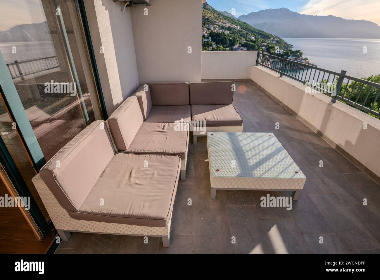 Photo inspiration: Gallery Detail: Terrace Of A Seaside Penthouse Decorated In A Minimalist Style
