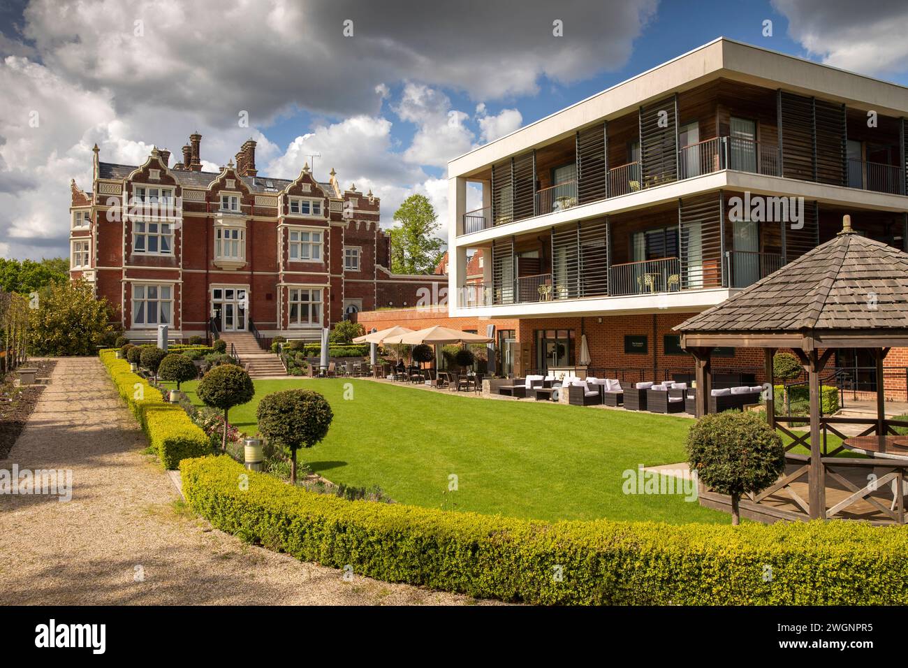 UK, England, Essex, Colchester, University of Essex, Wivenhoe House Hotel, old and new buildings Stock Photo
