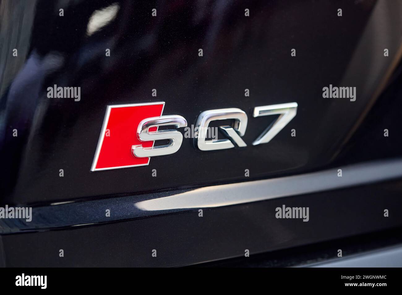 Selective Emblom Luxury signature logo hi-res stock photography and images - Alamy