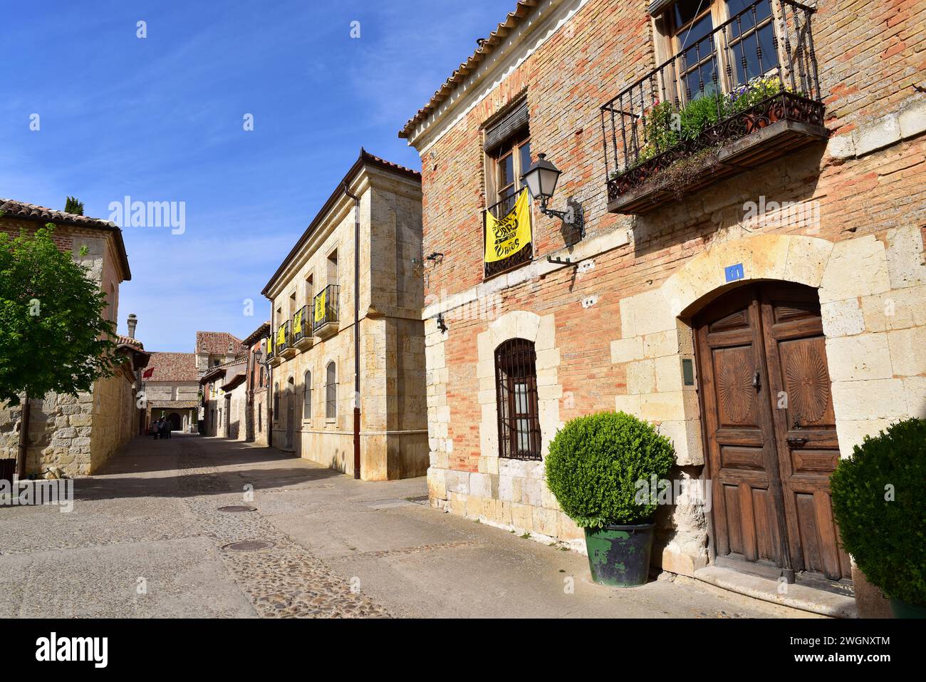 Urueña, street. Conjunto Historico-Artistico. Valladolid province, Castilla y Leon, Spain. Stock Photo
