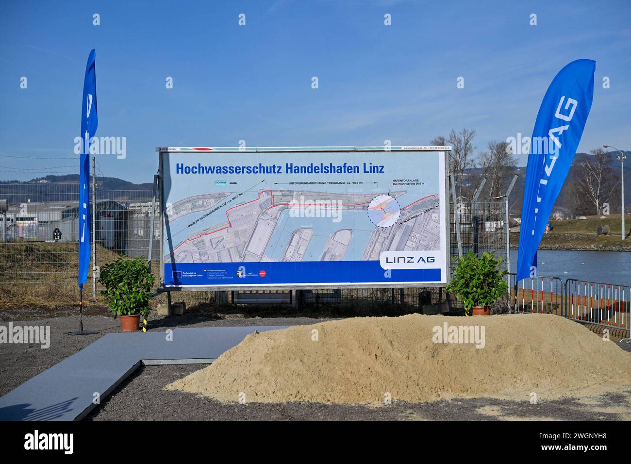 Spatenstich Hochwasserschutz Hafen Linz, 06.02.2024, Hafen Linz, AUT ...