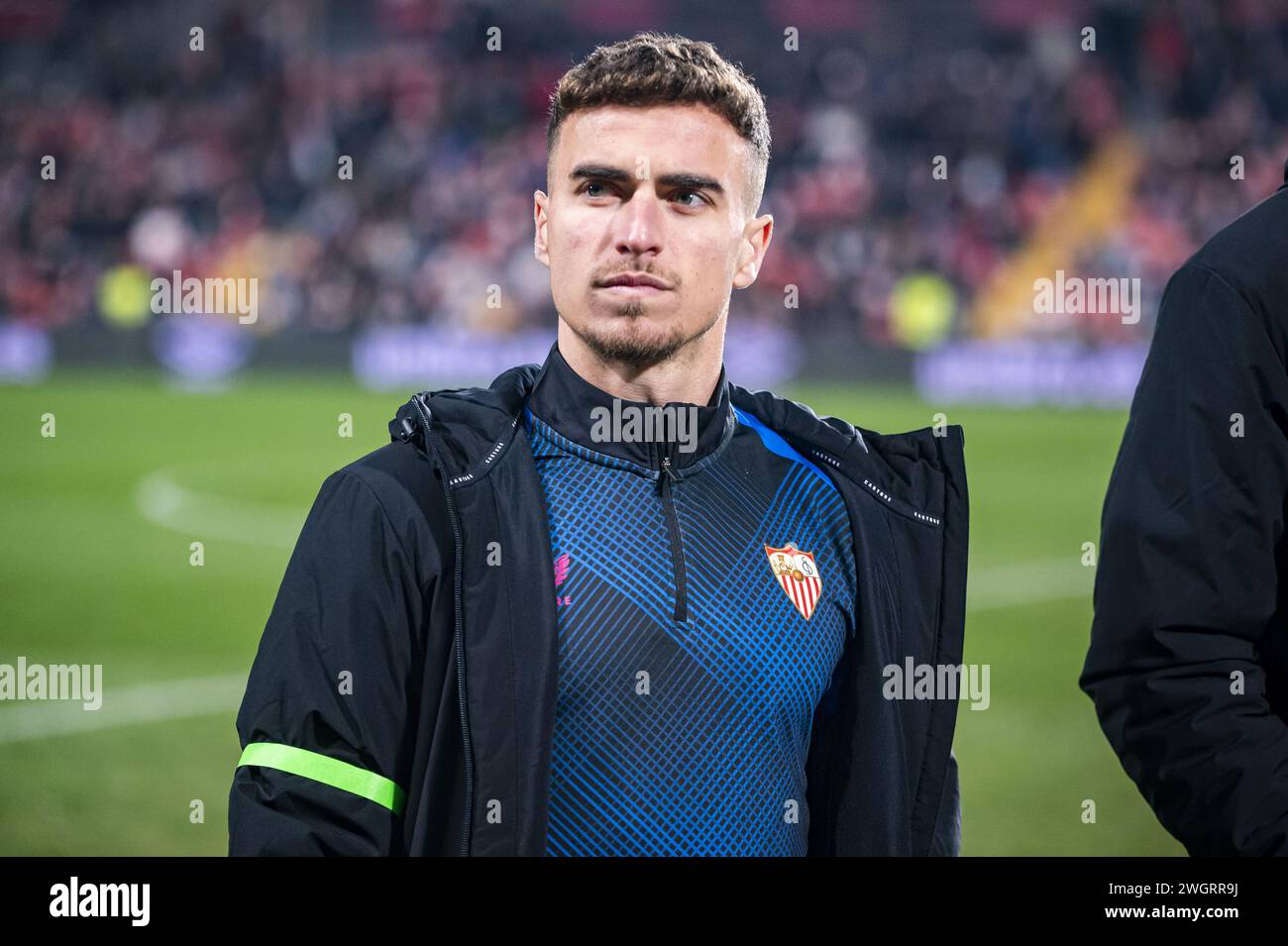 Madrid, Spain. 05th Feb, 2024. Adria Giner Pedrosa of Sevilla seen before the La Liga EA Sports 2023/24 football match between Rayo Vallecano vs Sevilla at Estadio Vallecas in Madrid, Spain. Credit: Independent Photo Agency/Alamy Live News Stock Photo