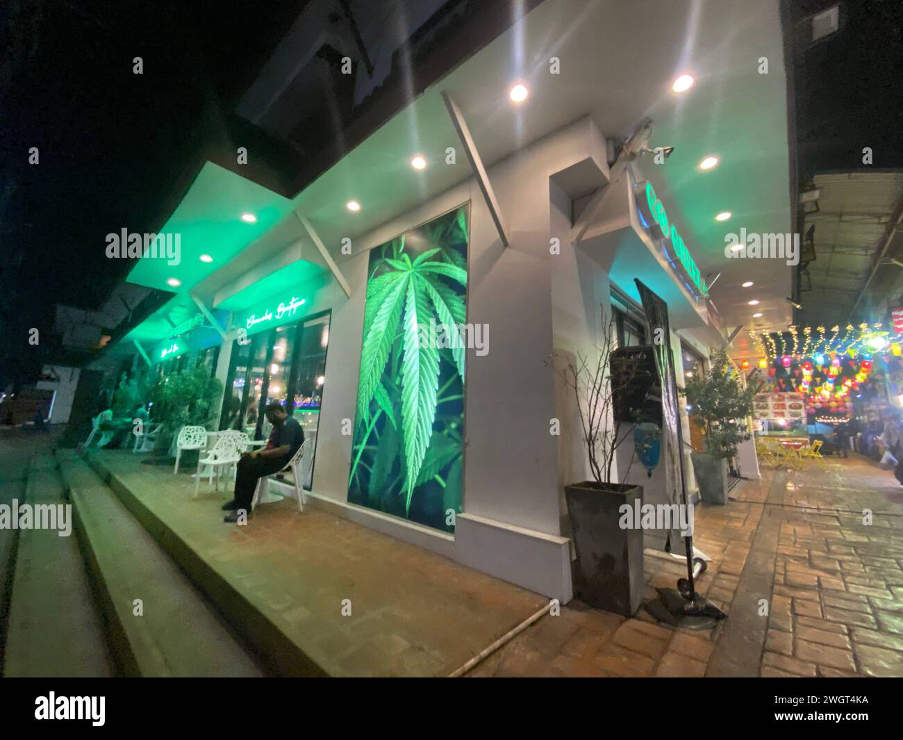 within-a-year-the-country-s-marijuana-industry-was-worth-28-billion