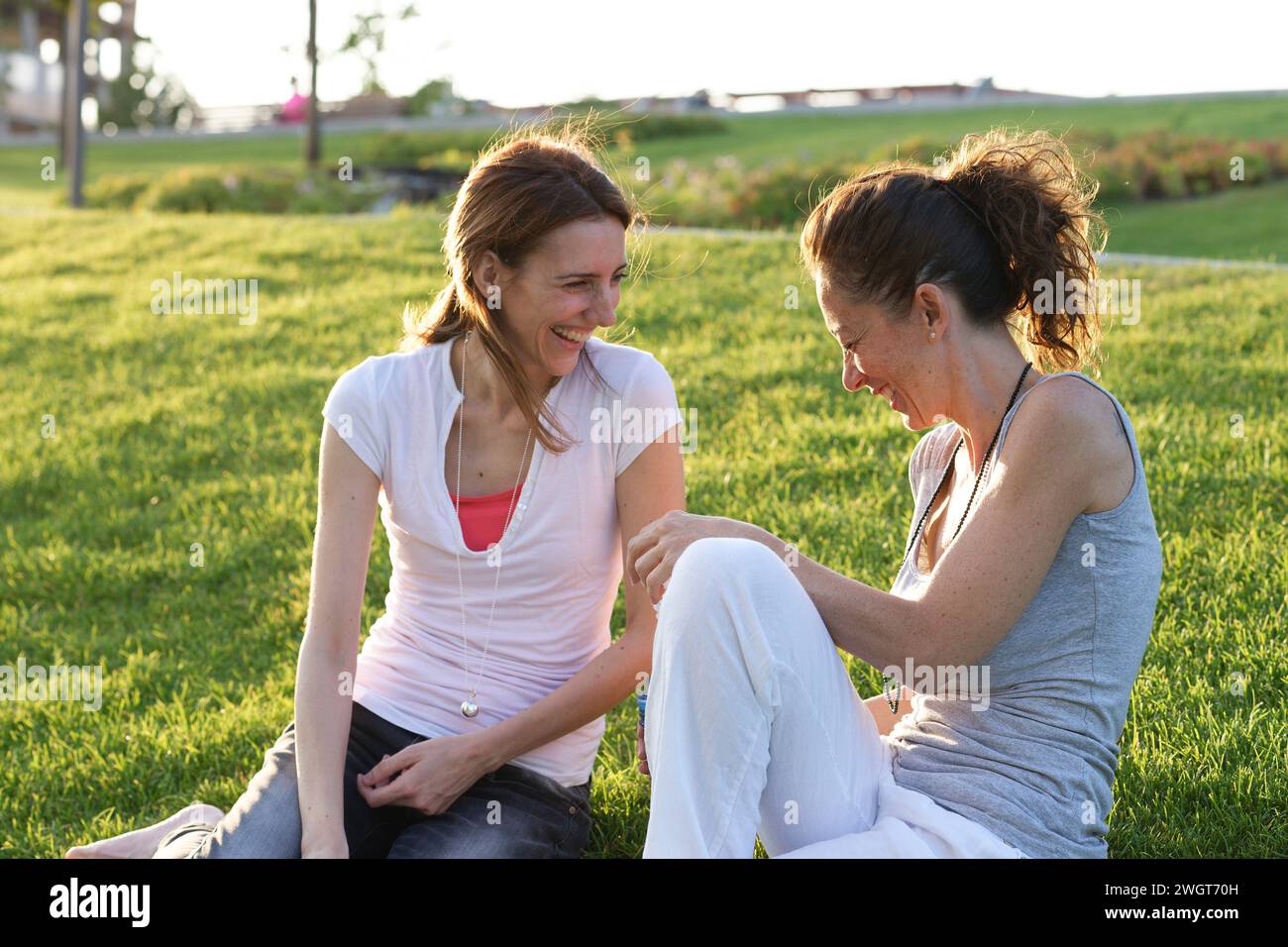 Two women in love hi-res stock photography and images - Alamy