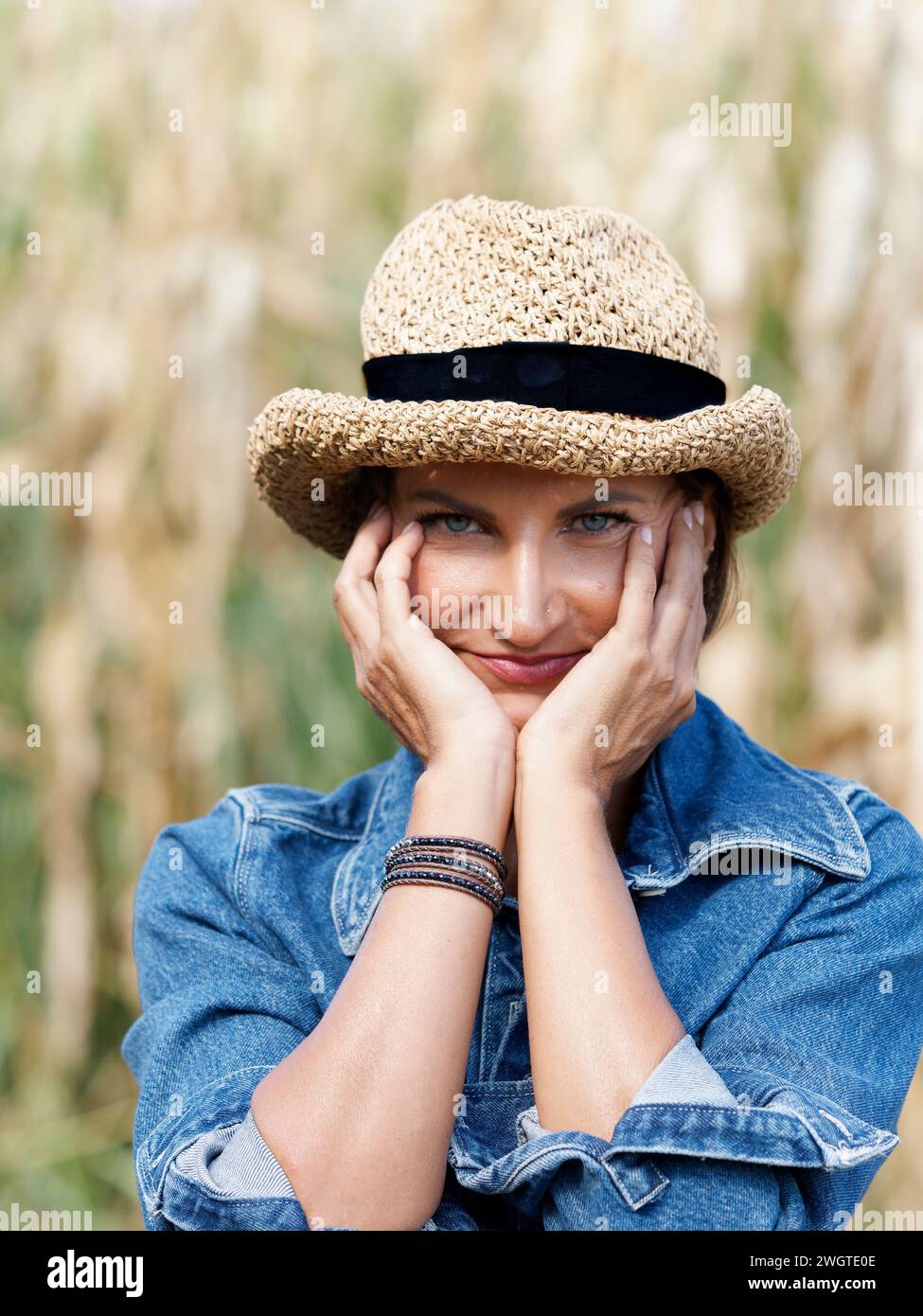 Italian Rurual Woman Young rural woman standing hi-res stock photography and images - Alamy