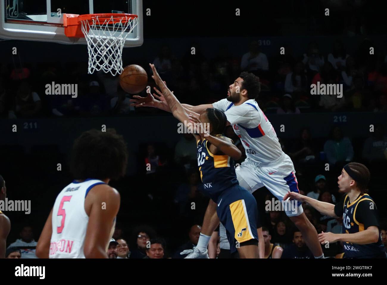 February 5, 2024, Mexico City, Ciudad de Mexico, Mexico: February 05, 2024 in Mexico City, Mexico: Maozinha Pereira (45) of Capitanes and Eli Cain (4) of Salt Lake City Stars go to the rebound during the NBA G League match between Mexico City Capitanes and Salt Lake City Stars at Mexico City Arena. on February 5, 2024. In Mexico City, Mexico. (Credit Image: © Carlos Santiago/eyepix via ZUMA Press Wire) EDITORIAL USAGE ONLY! Not for Commercial USAGE! Stock Photo