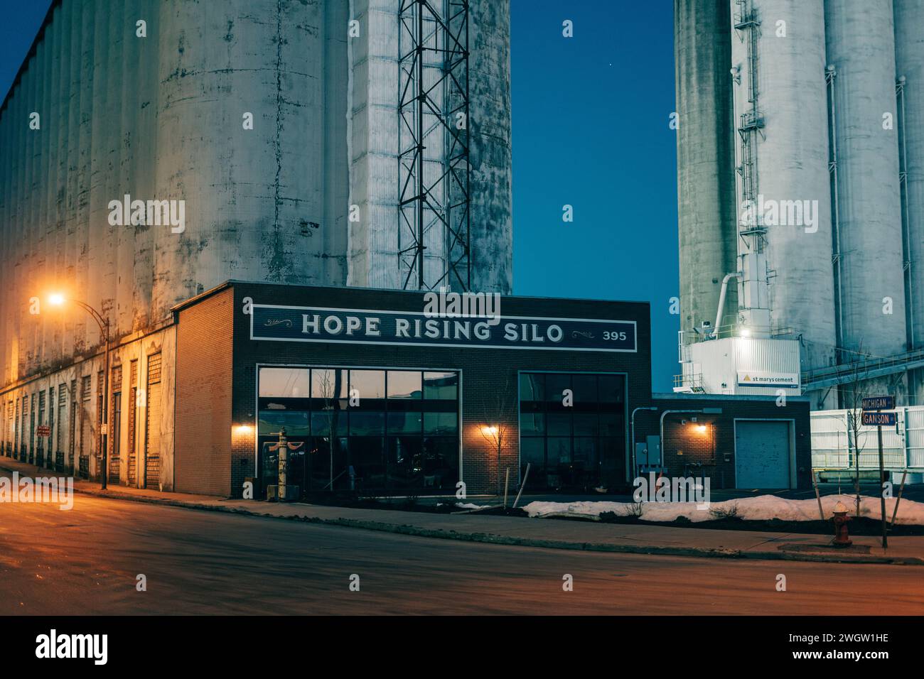 Hope Rising Silo at night, Buffalo, New York Stock Photo