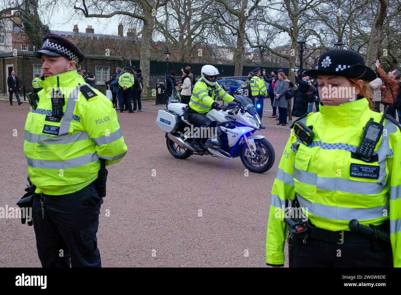 London, UK, 6th February, 2024. King Charles departs Clarence House accompanied by the Queen where he was driven a short distance to Buckingham Palace and shortly left in a helicopter. This follows his cancer diagnosis, announced via a Palace statement yesterday. Credit: Eleventh Hour Photography/Alamy Live News Stock Photo