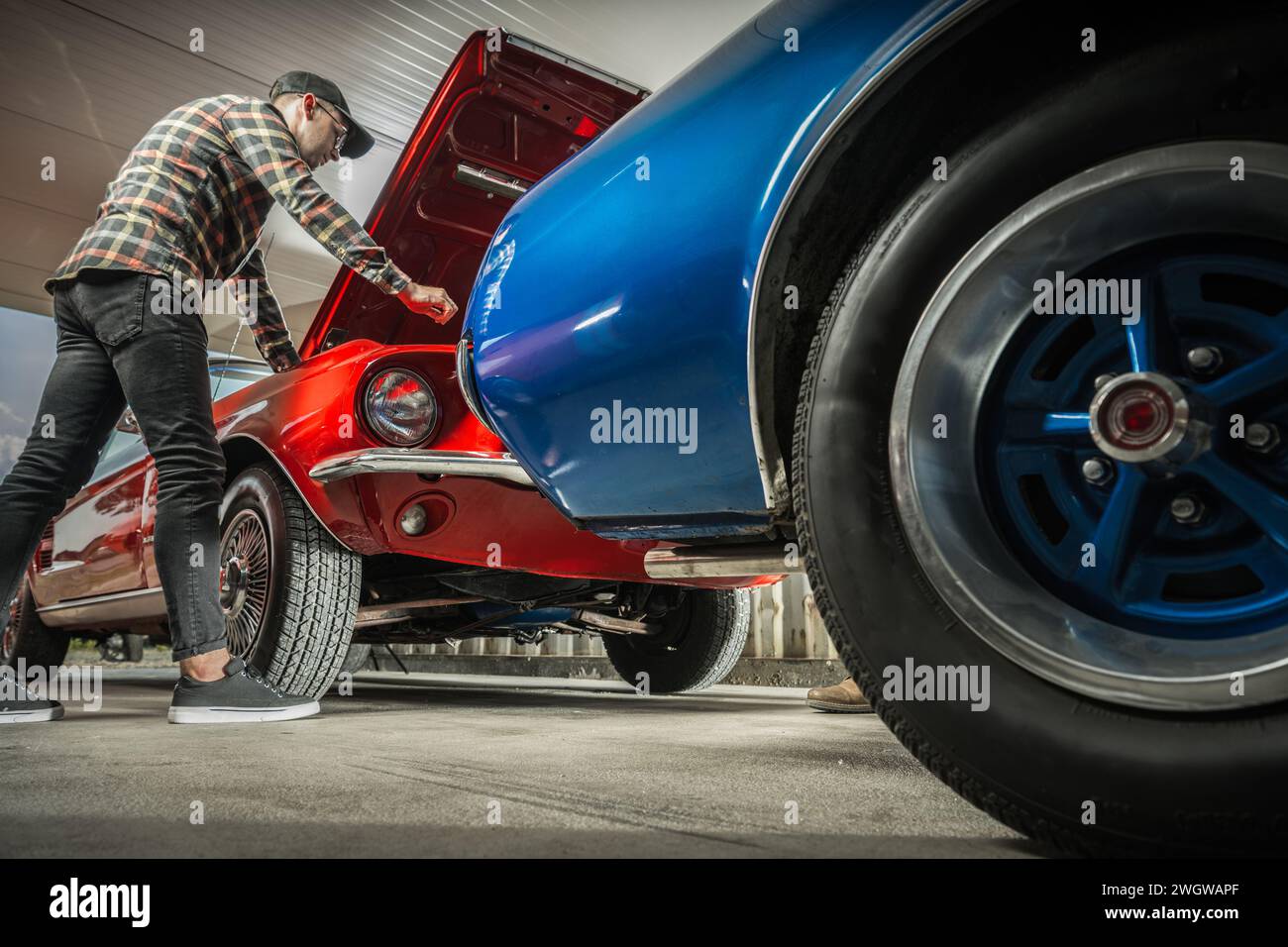 Caucasian American Classic Cars Enthusiast in His 30s Working on His Vehicle Stock Photo Alamy