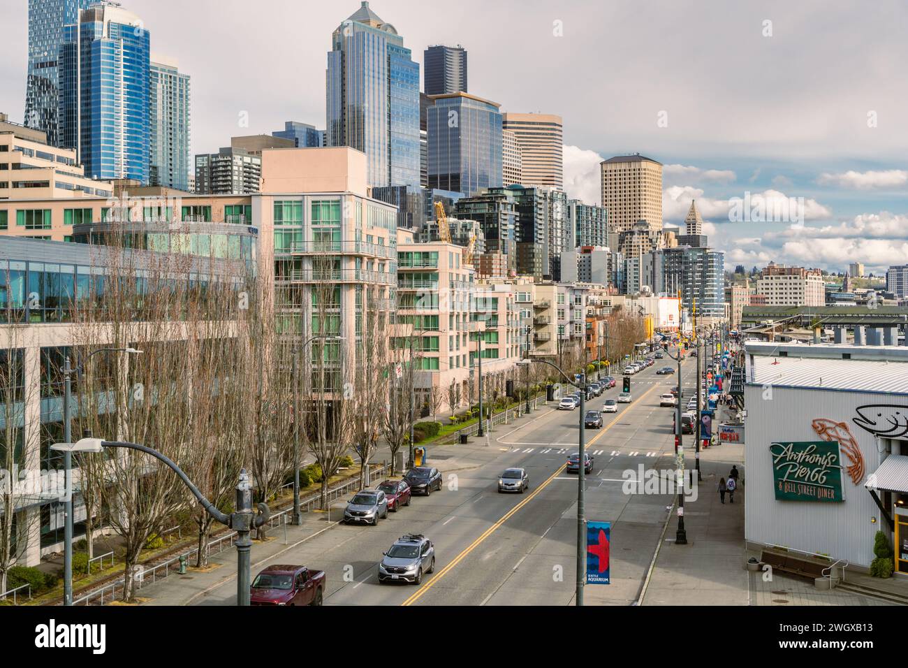 Seattle, WA, US-April 4, 2022: Seattle skyline with Waterfront neighborhood in foreground. Stock Photo