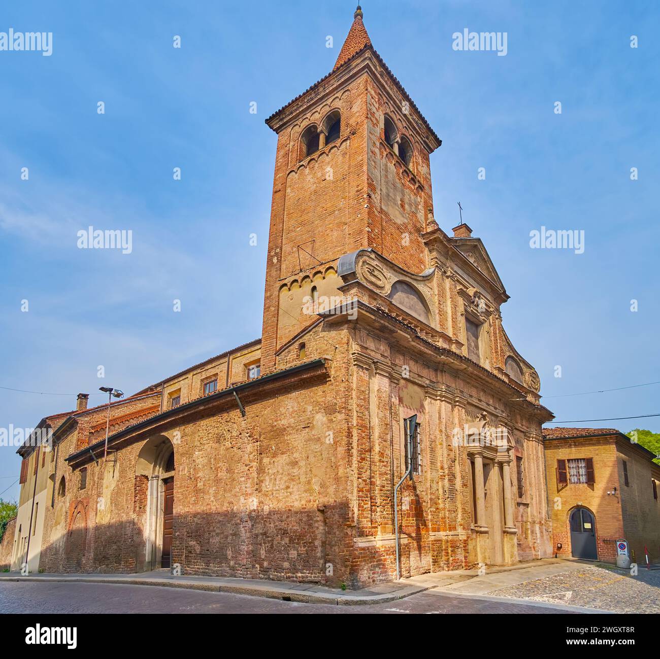 Exterior of the medieval shabby Sants Nazzaro and Celso Church, Via Taverna Giuseppe, Piacenza, Italy Stock Photo