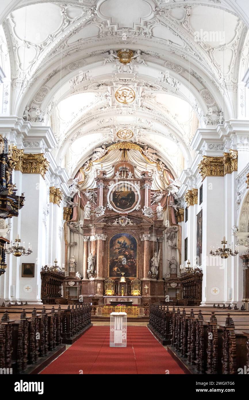 Alter dom old cathedral hi-res stock photography and images - Alamy