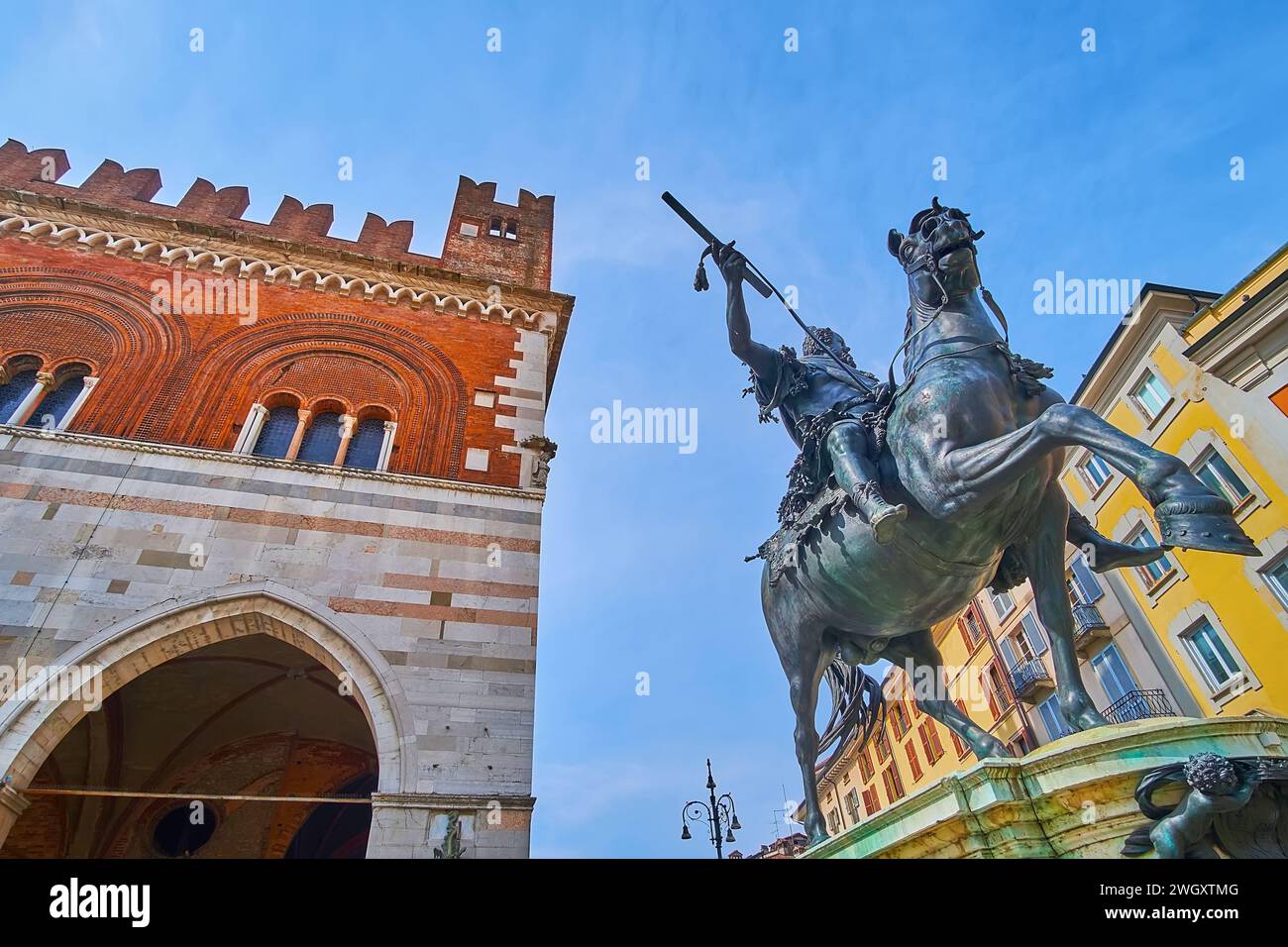 Equestrian statue of Ranuccio Farnese at the Palazzo Comunale (Town Hall) on Cavalli Square, Piacenza, Italy Stock Photo