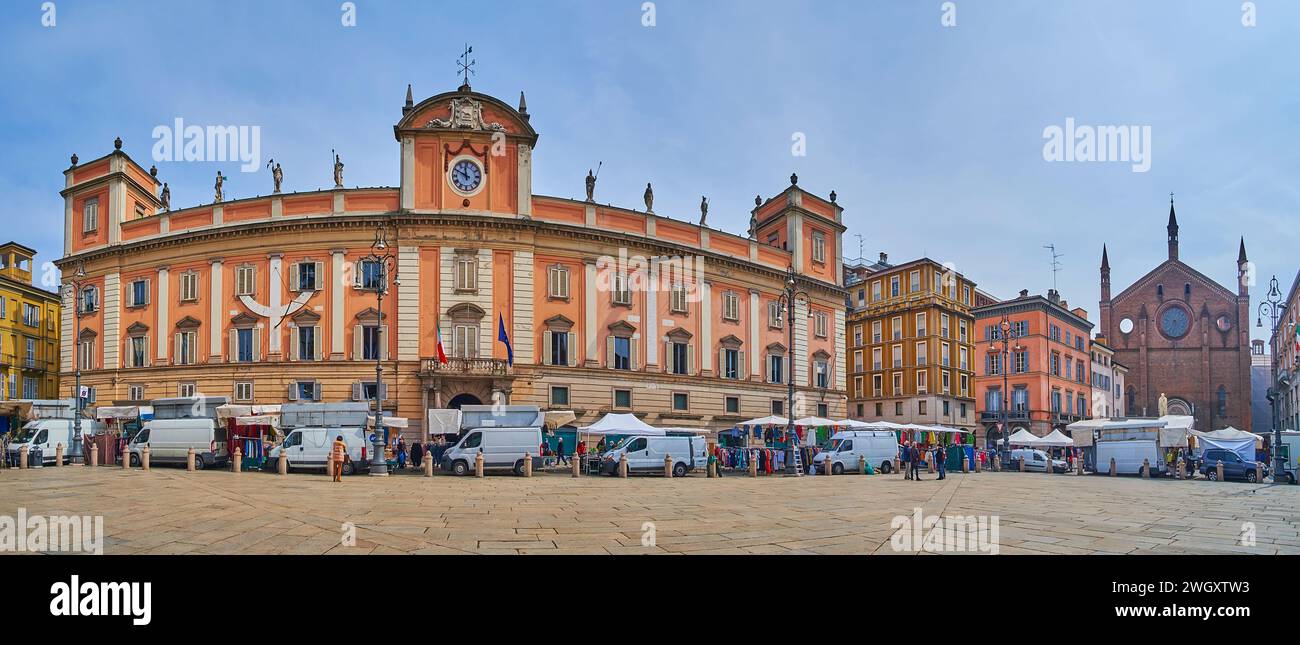 Panorama of Piazza Cavalli with Basilica of St Francis of Assisi, Chamber of Commerse, historic buildings, Piacenza, Italy Stock Photo