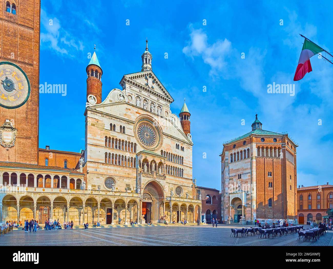 The masterpiece medieval architecture of Piazza del Comune of Cremona - the sculptured Cathedral and Baptistery, Italy Stock Photo