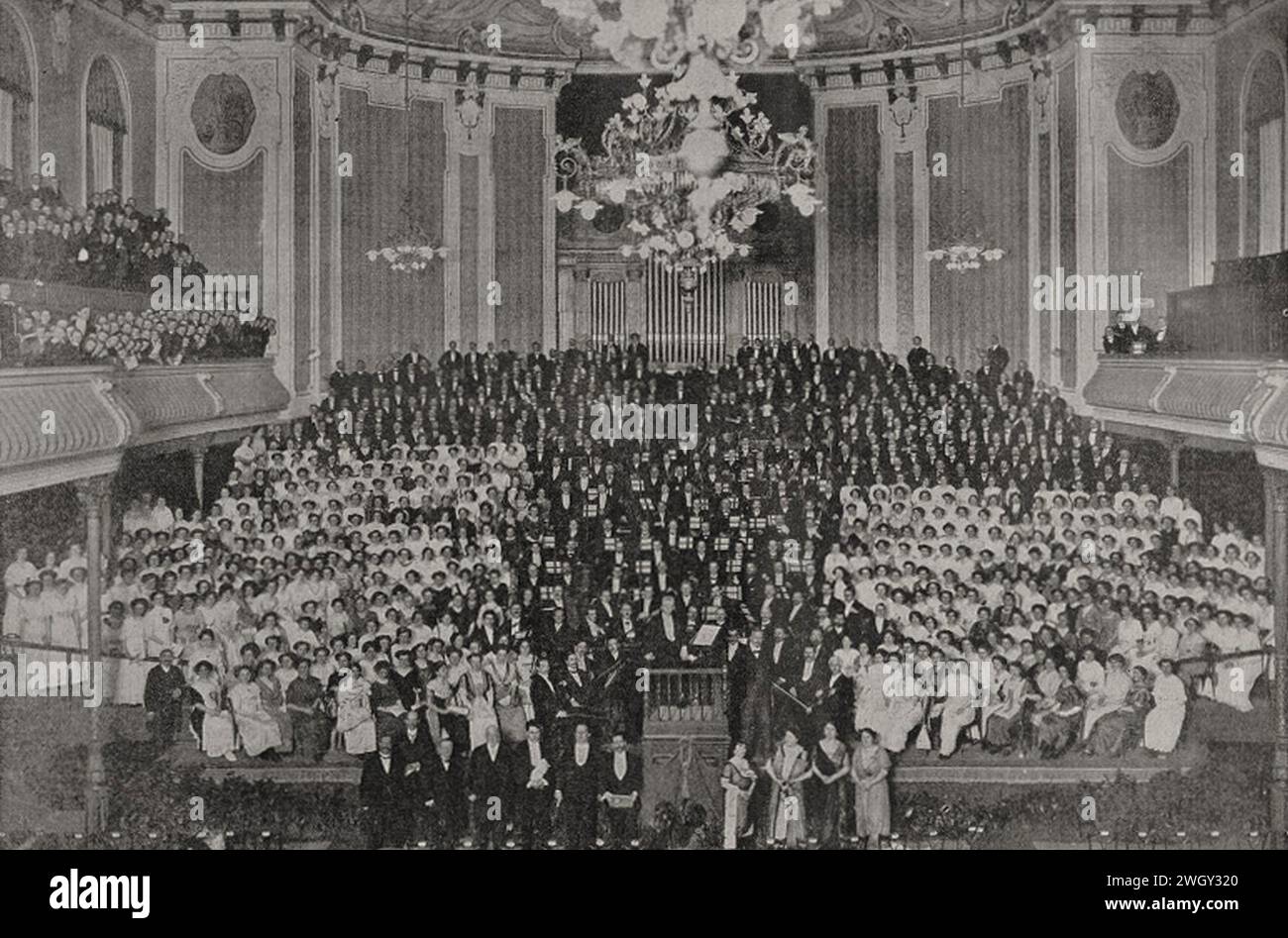 Aufführung der VIII. Sinfonie von Mahler im Kaisersaal der Städtischen Tonhalle Düsseldorf am 11. und 12. Dezember 1912. Stock Photo