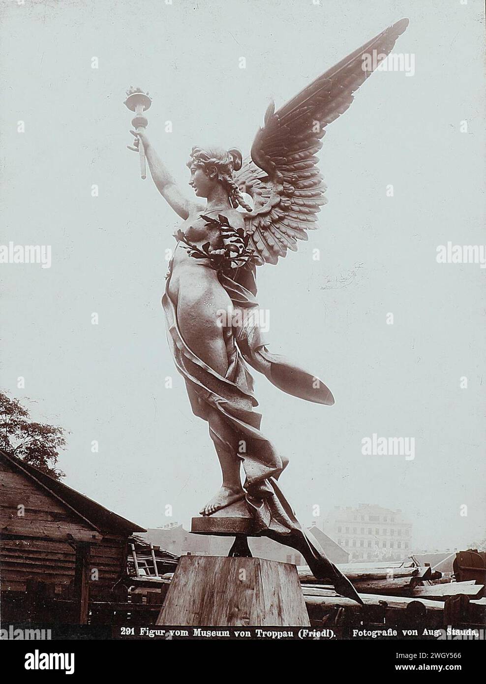 August Stauda Statue von Theodor Friedl 2 Stock Photo Alamy