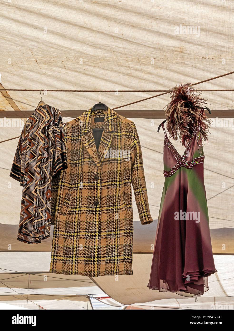 Female fashion winter hi-res stock photography and images - Alamy