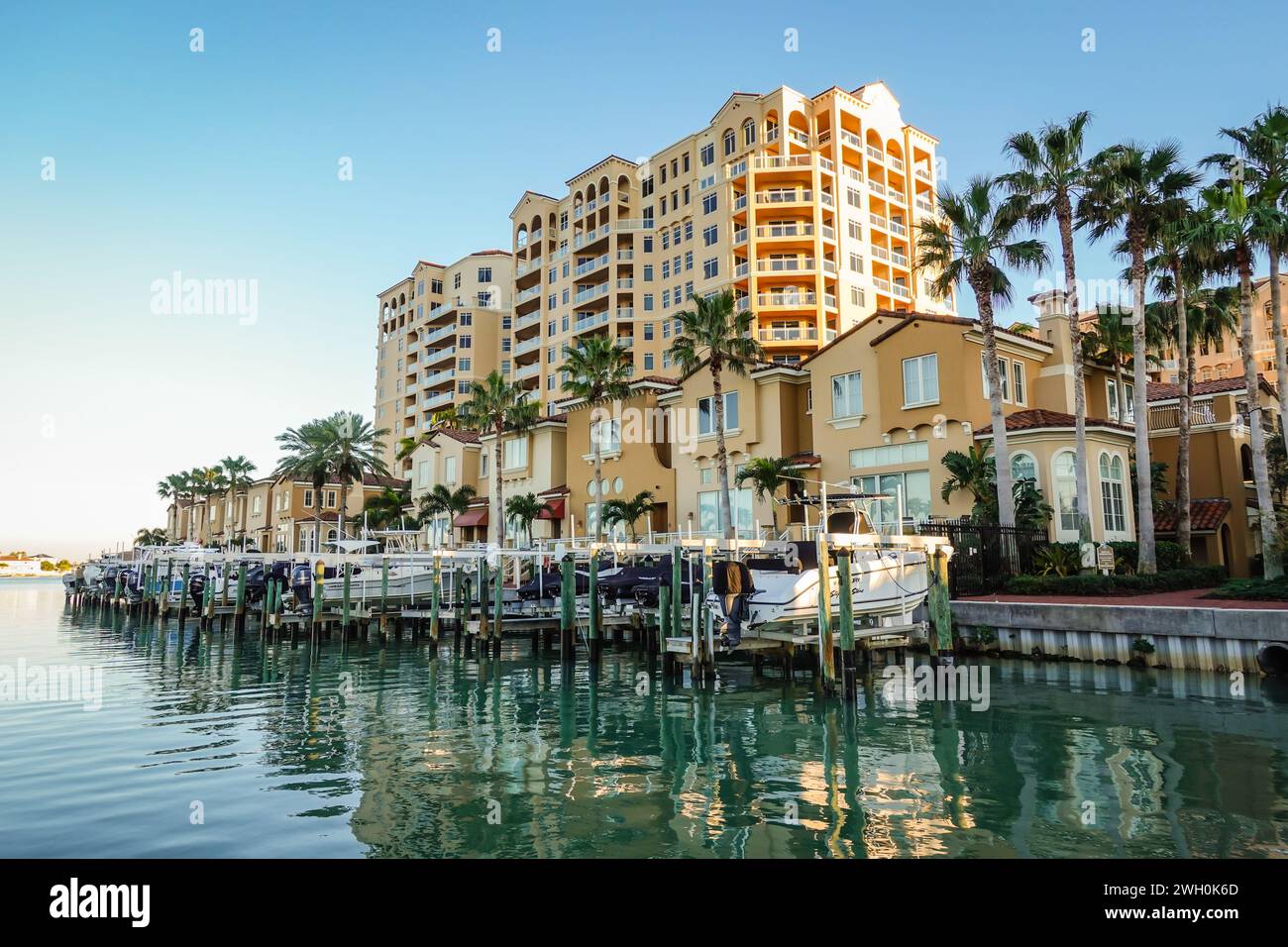 Waterfront property private dock hi-res stock photography and images ...