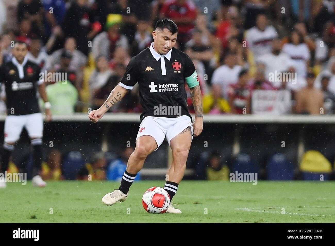 Rio de Janeiro, Brazil, February 4, 2024. Soccer player Gary Medel of the Vasco team during a match against Flamengo, for the Carioca Championship, at Stock Photo