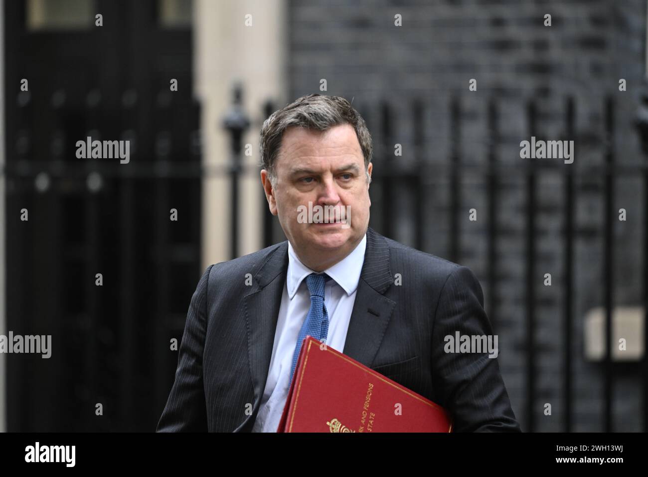 Downing Street, London, UK. 6th Feb, 2024. Mel Stride MP, Secretary of State for Work and Pensions in Downing Street for weekly cabinet meeting. Credit: Malcolm Park/Alamy Stock Photo