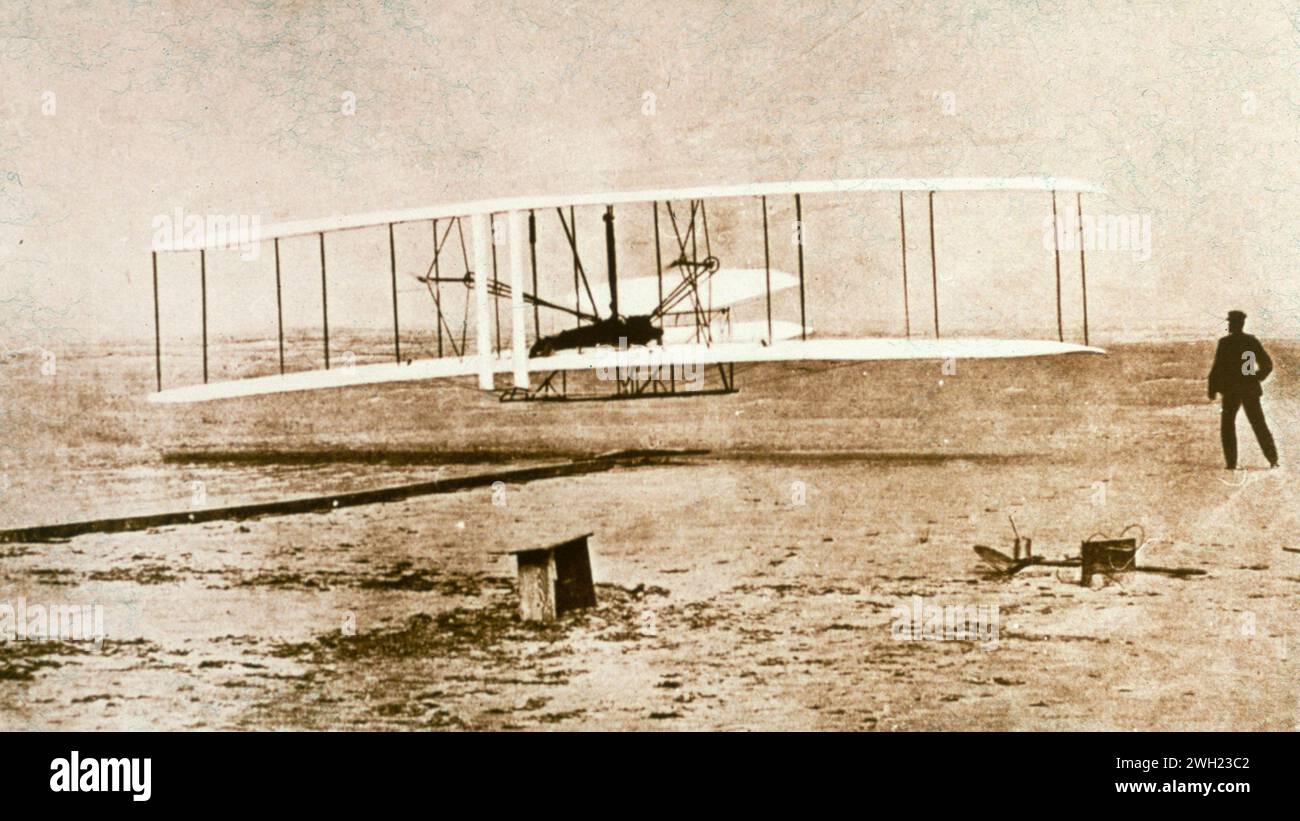 The first flight of the Wright Brothers Flyer, Kitty Hawk, USA 1903 Stock Photo
