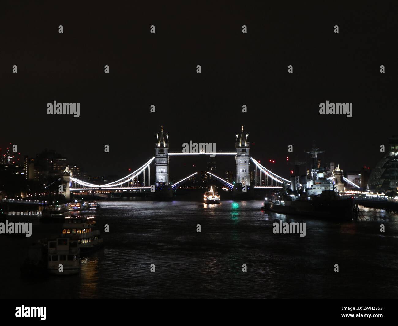 Toer bridge London England UK at night Stock Photo