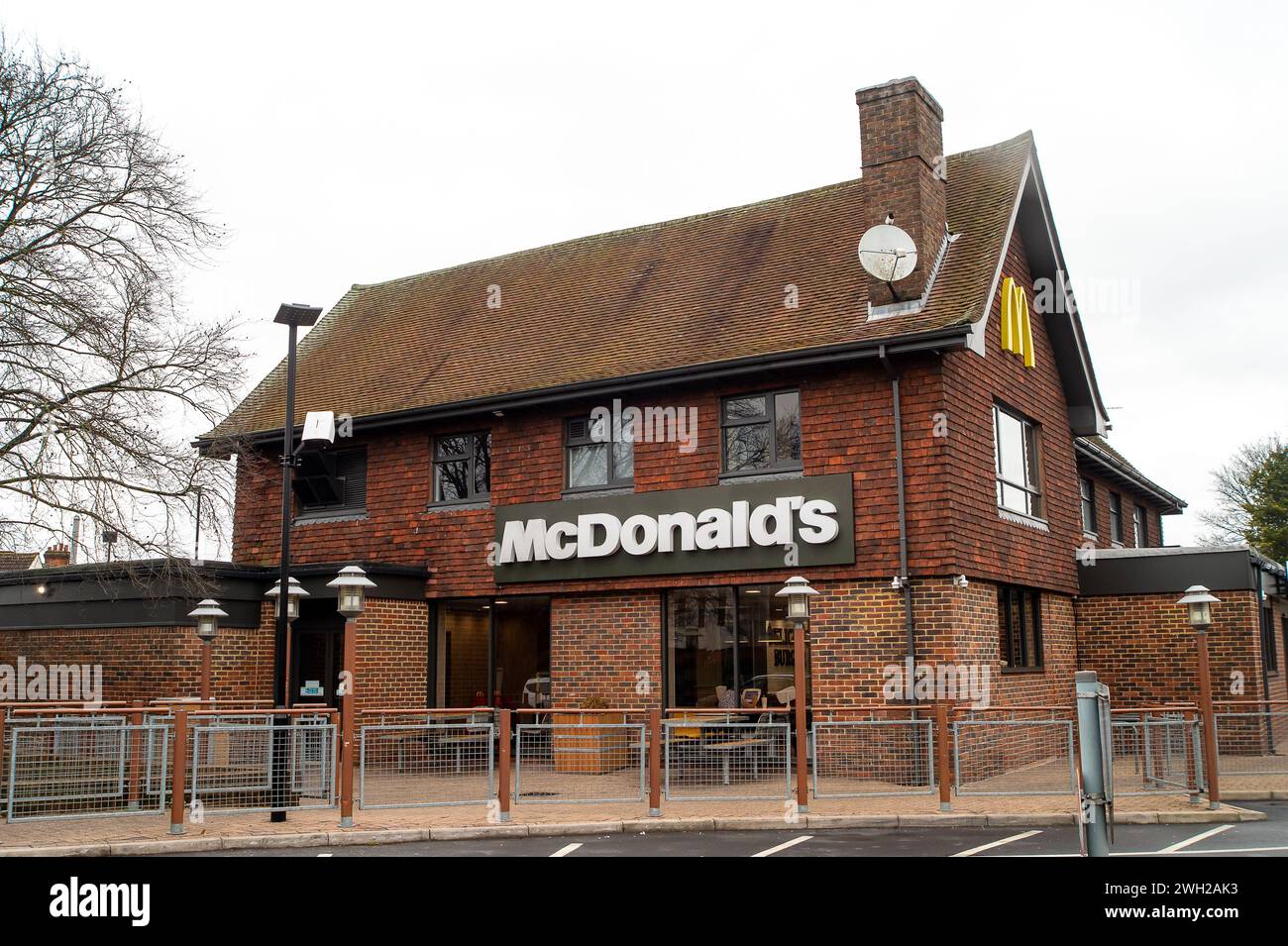 Slough, UK. 7th February, 2024. A McDonald's Drive Thru restaurant in Slough, Berkshire. Fast food giant, McDonald's has reported its quarterly sales targets are down for the first time in nearly four years. Customers have reportedly been boycotting them due to the Israel and Hamas war. Last year  McDonald's in Israel said it had donated thousands of free meals to Israel Defence Forces troops involved in the conflict. Credit: Maureen McLean/Alamy Live News Stock Photo