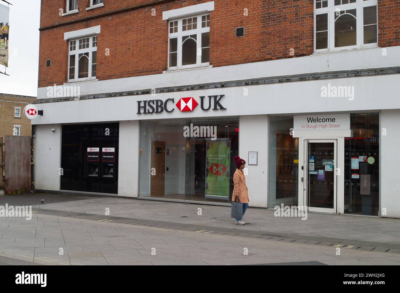 Slough, UK. 7th February, 2025. An HSBC UK bank in Slough High Street