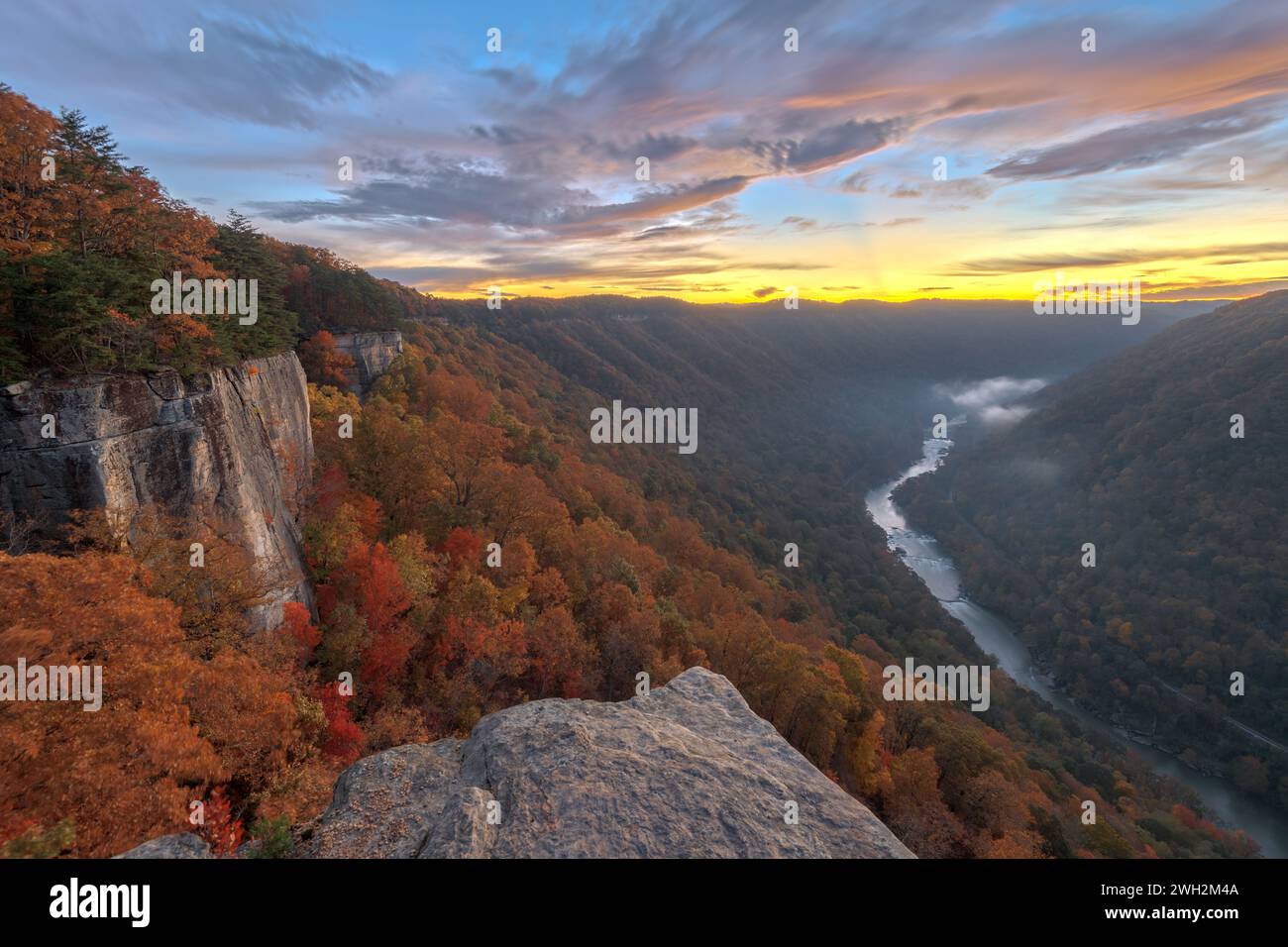 New River Gorge, West Virginia, USA autumn morning landscape at the Endless Wall. Stock Photo
