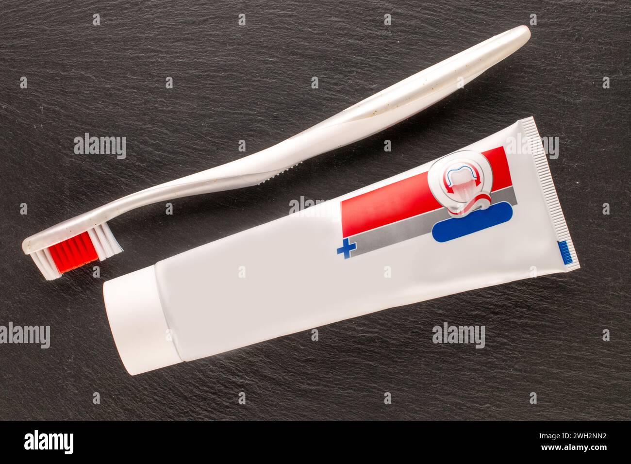 Toothpaste toothbrush top view hi-res stock photography and images - Alamy