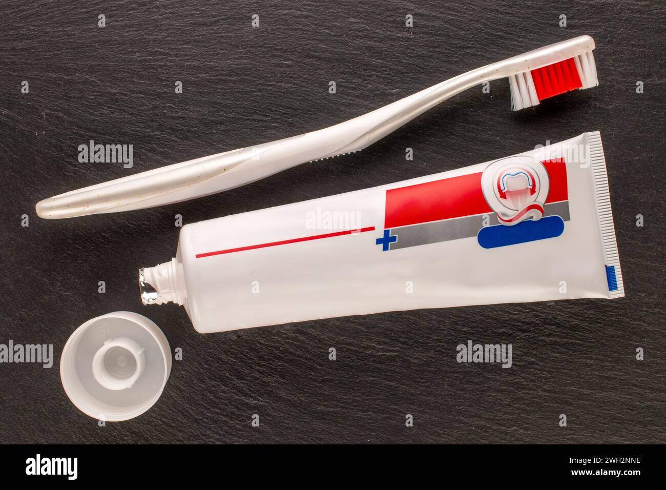 Toothpaste toothbrush top view hi-res stock photography and images - Alamy