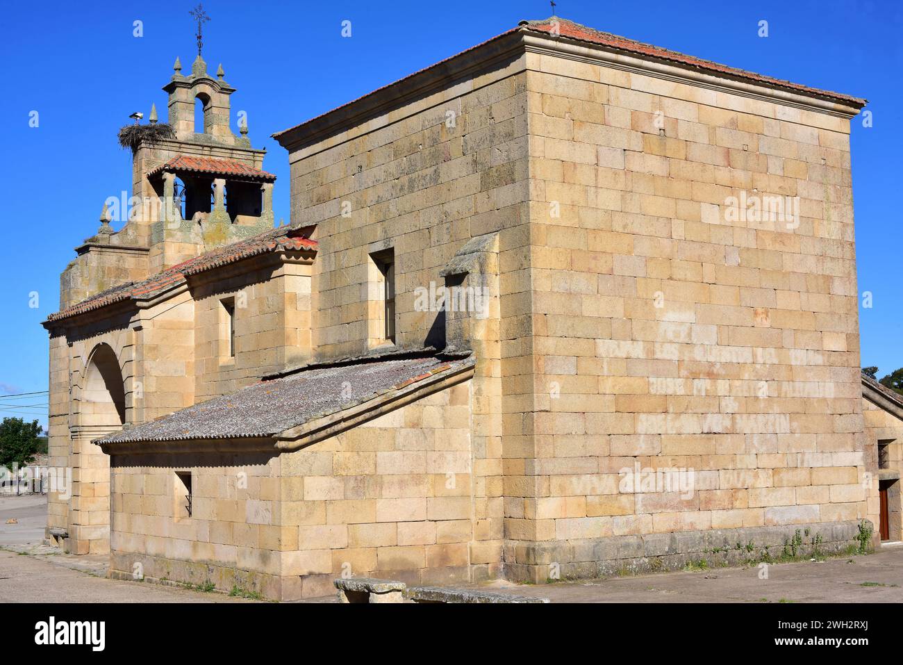 Fornillos de Fermoselle, Villar del Buey municipality. Parish church. Zamora province, Castilla y Leon, Spain. Stock Photo
