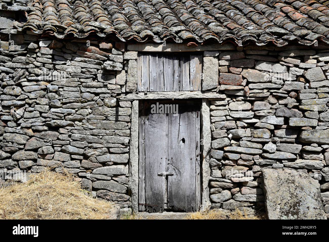 Fornillos de Fermoselle, Villar del Buey municipality. Traditional architecture. Zamora province, Castilla y Leon, Spain. Stock Photo