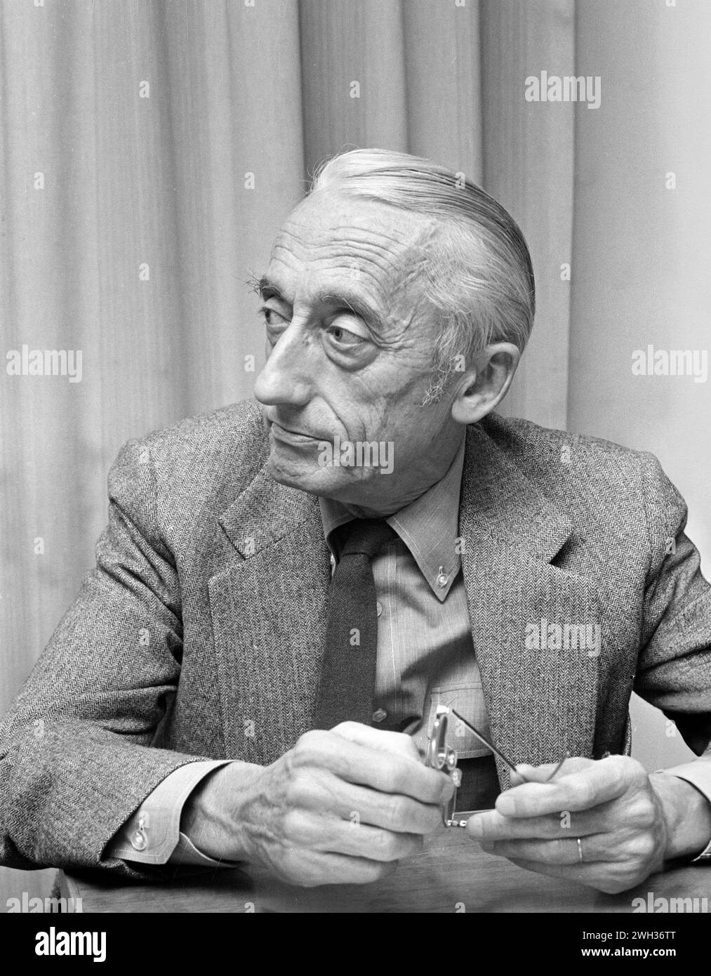 Jacques Cousteau. Portrait of the French oceanographer Jacques-Yves Cousteau (1910-1997) in 1972 Stock Photo