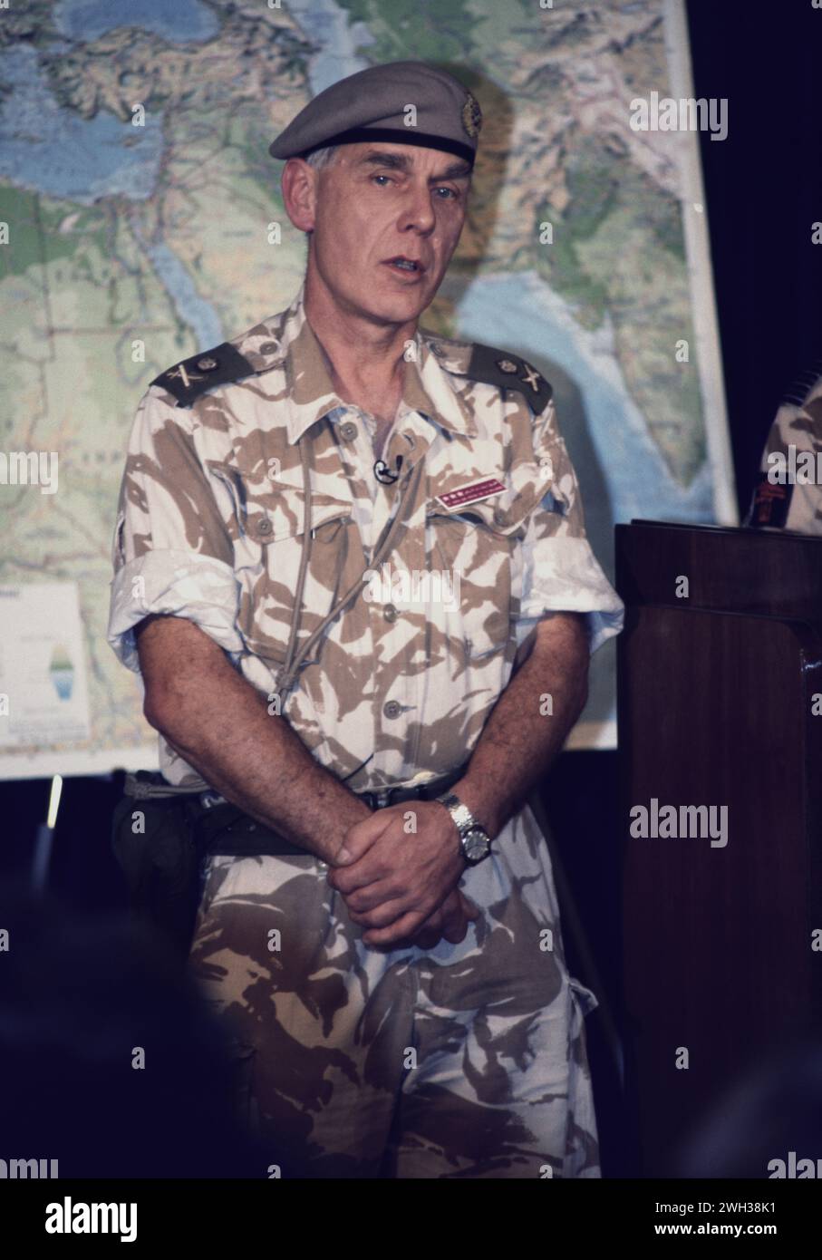 7th February 1991 General Sir Peter de la Billière giving a press conference in Riyadh during the build-up to war with Iraq. Stock Photo