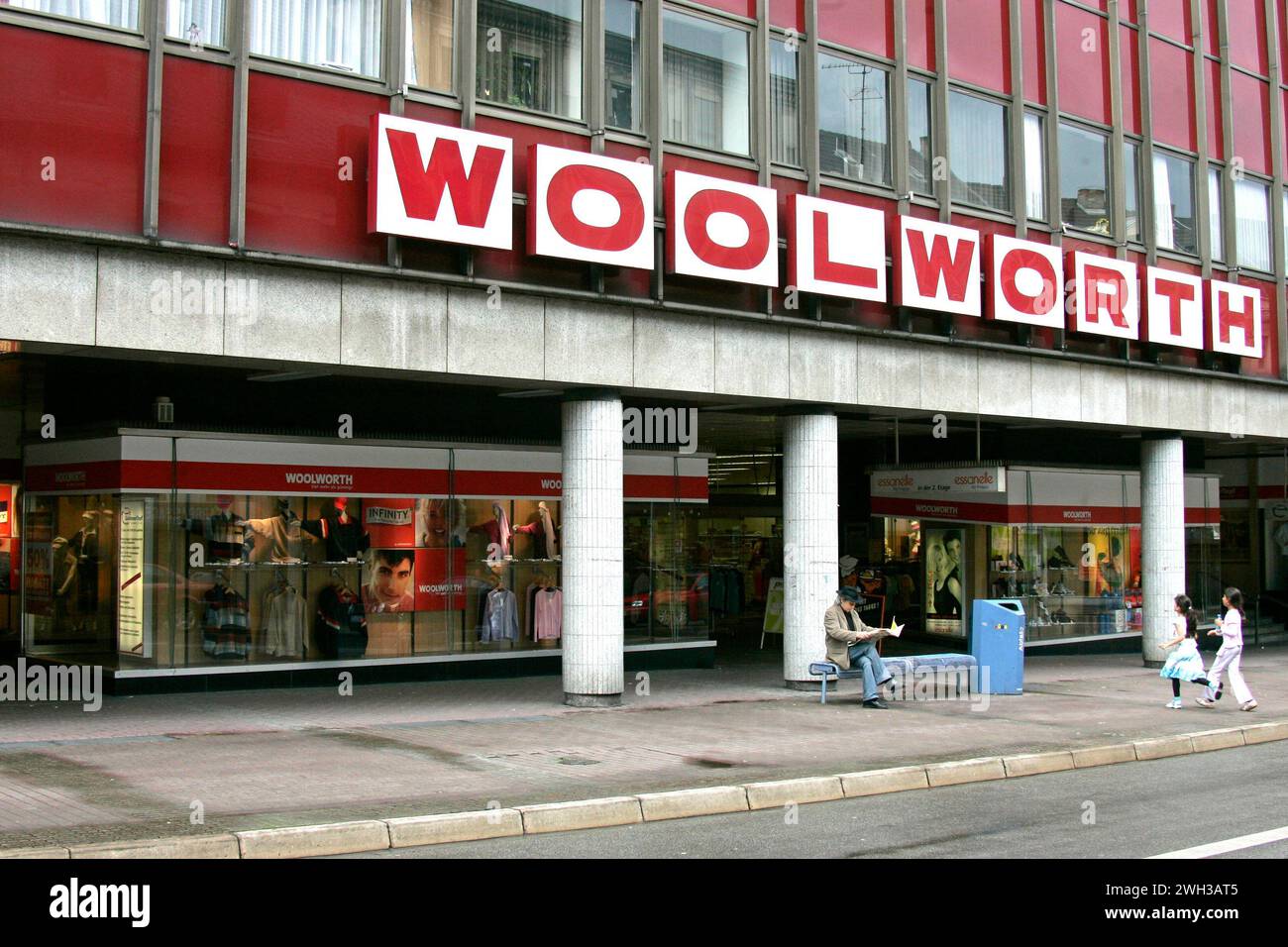 Woolwoth Warenhaus in Voelklingen / Saarland  Foto: Thomas Wieck  V e r oe f f e n t l i c h u n g   n u r  m i t  N a m e   u n d   H o n o r a r z a Stock Photo