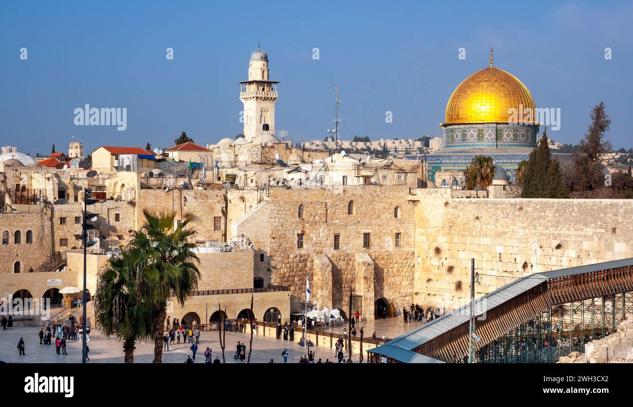 The temple mount and its western wall for jews hi-res stock photography ...