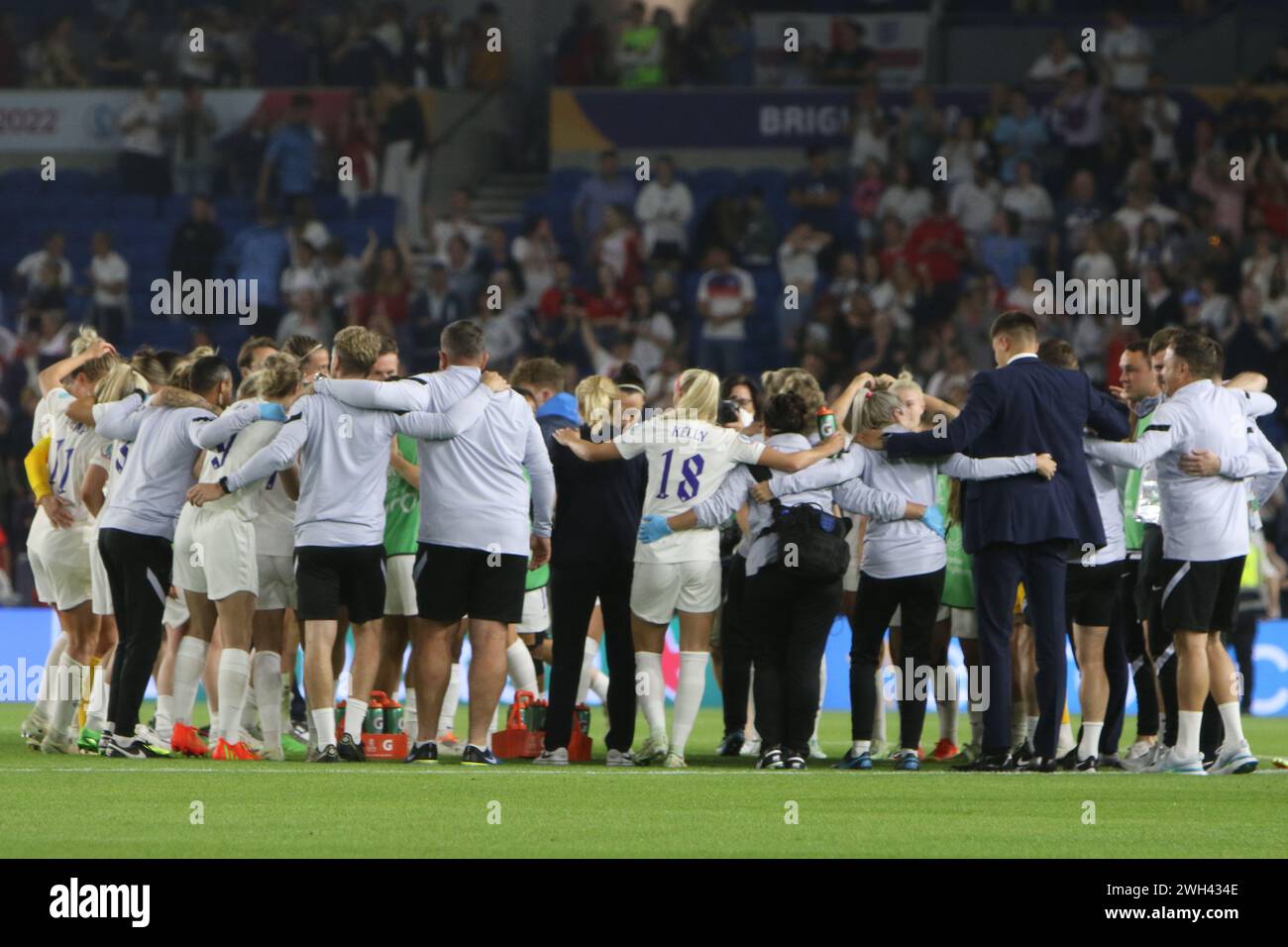 England squad huddle England v Spain UEFA Womens Euro Brighton Community Stadium (Amex Stadium) 20 July 2022 Stock Photo