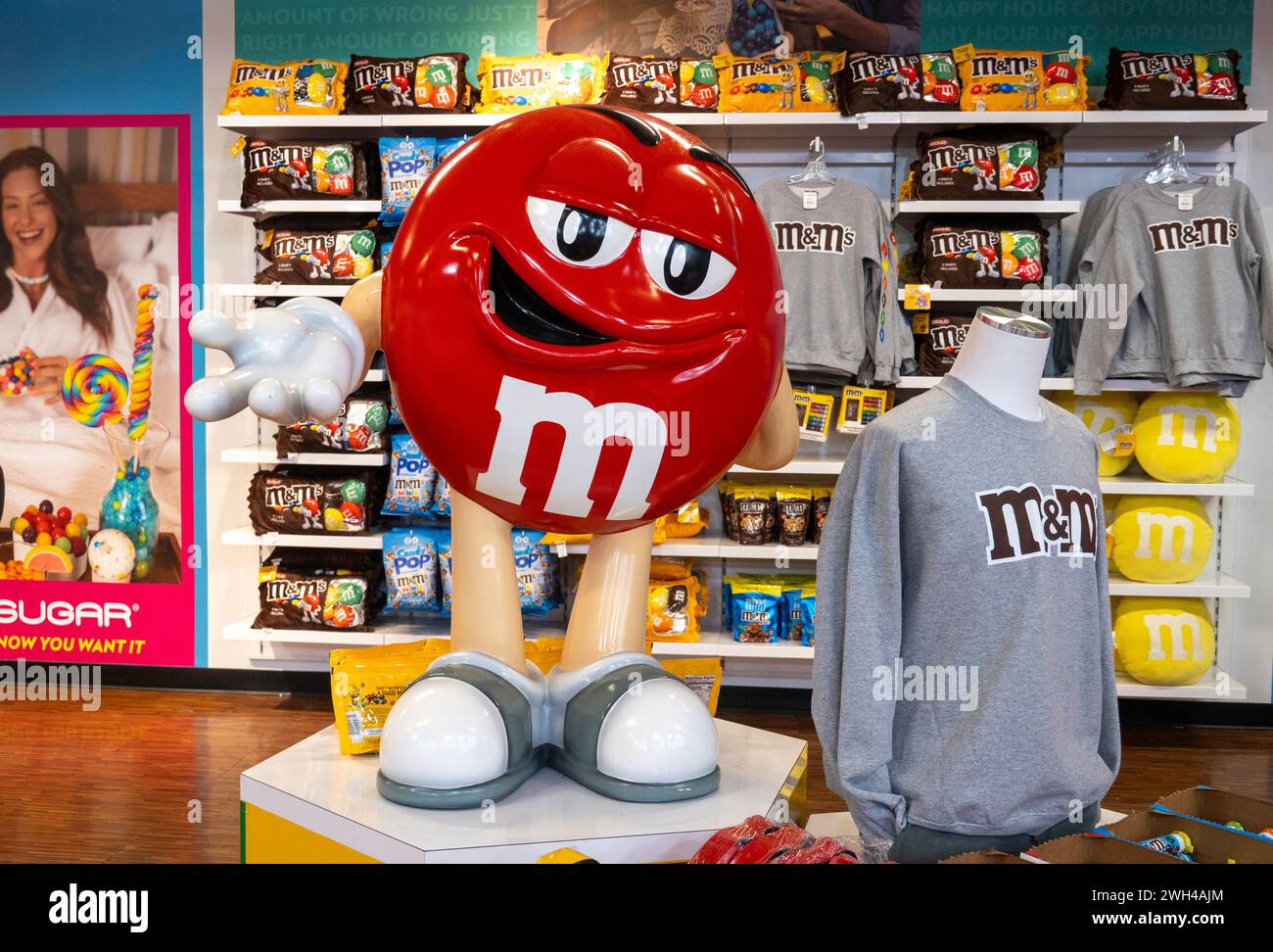 IT'SUGAR Times Square is located on W. 42nd Street and sells popular candy brands, New York City, USA  2024 Stock Photo