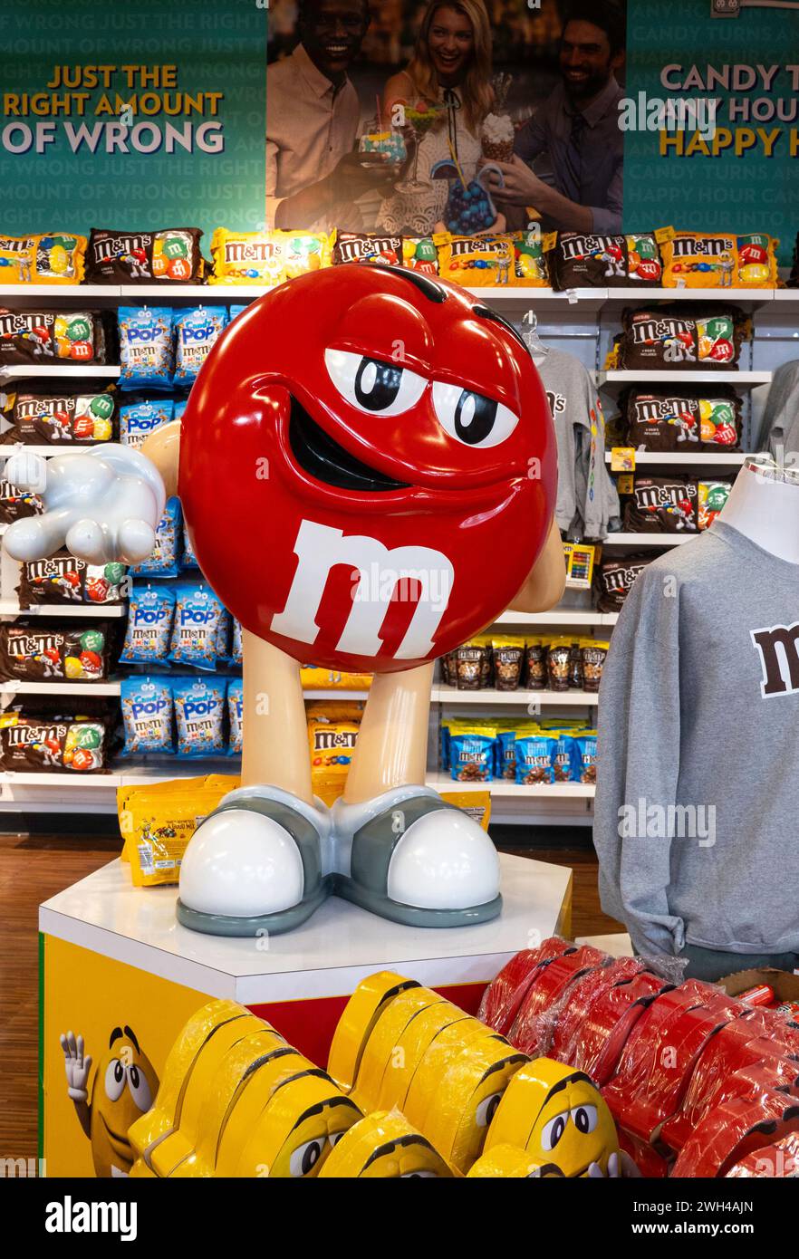 IT'SUGAR Times Square is located on W. 42nd Street and sells popular candy brands, New York City, USA  2024 Stock Photo