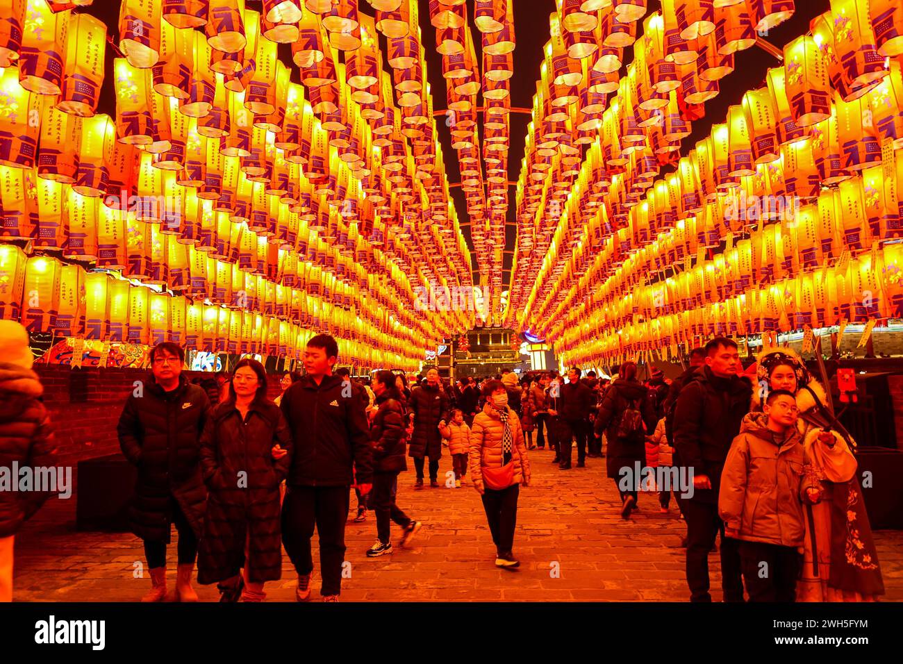 People visit the Xi'an City Wall Lantern Festival in Xi'an City ...