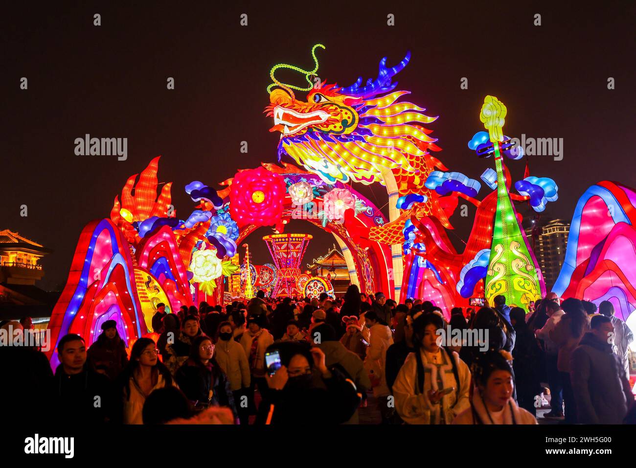People visit the Xi'an City Wall Lantern Festival in Xi'an City ...