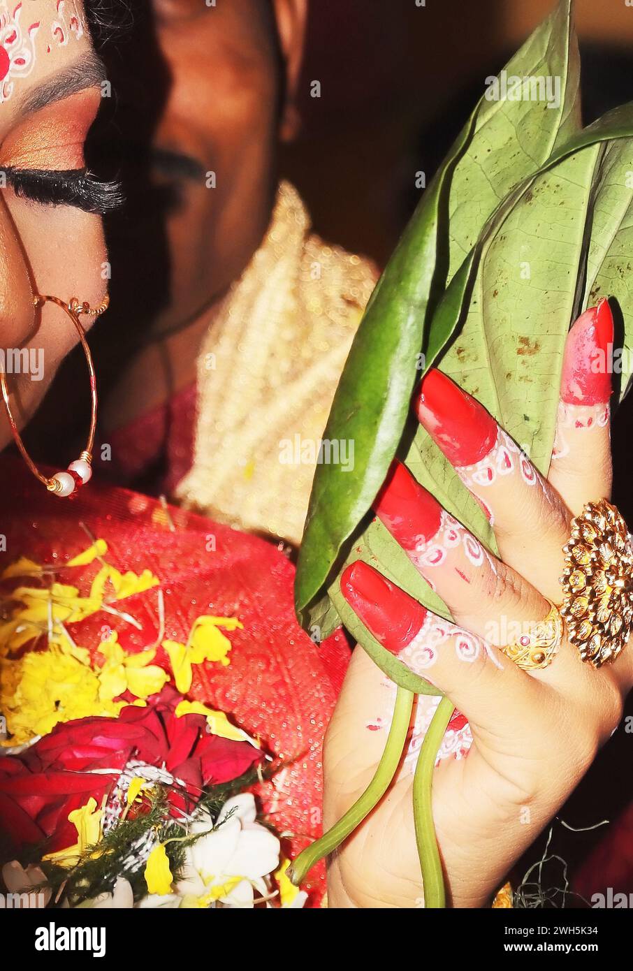 Traditional Indian Bengali Hindu Wedding Rituals And Bengali Bride With Traditional Clothing 4897