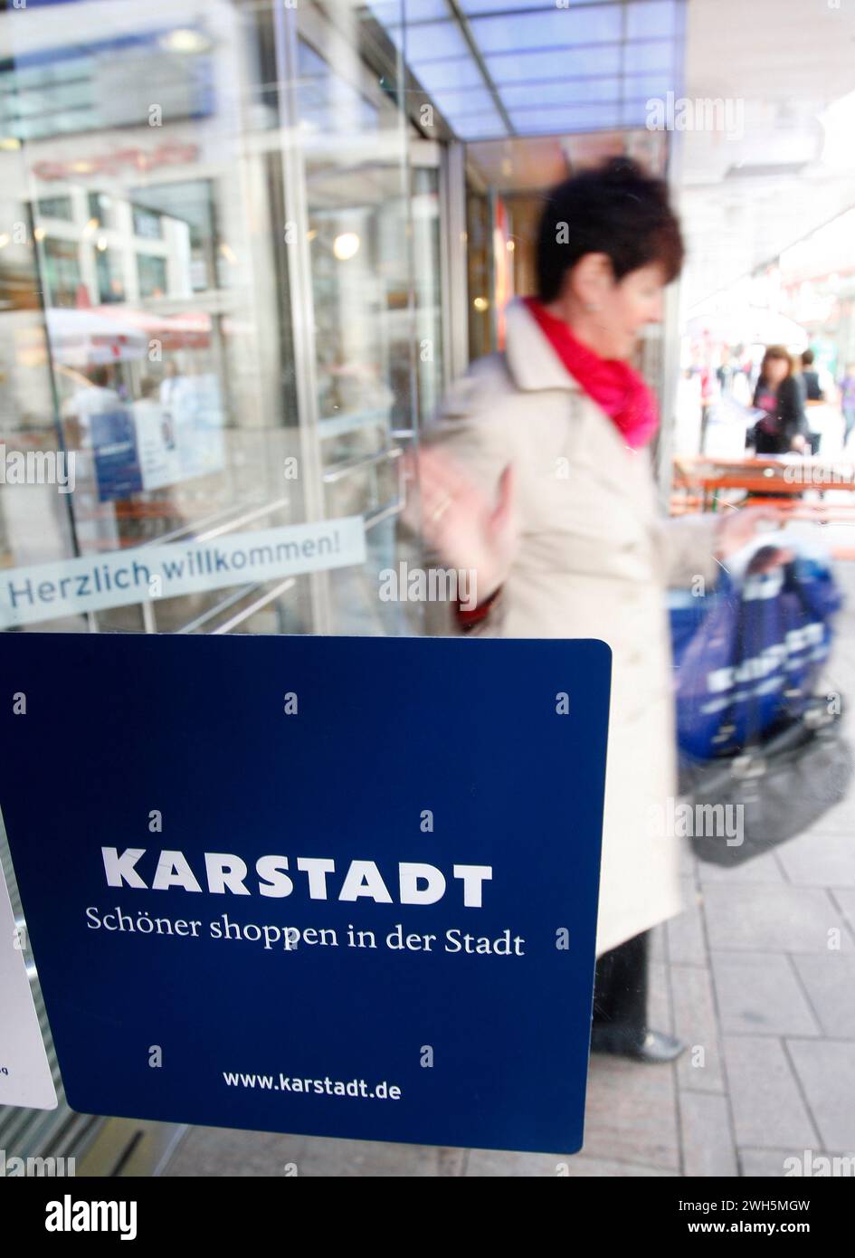 Karstadt Saarbruecken     Foto: Thomas Wieck      P r e s s e   u n d   B i l de r d i e n s t  T h o m a s   W i e c k  T r i e r e r   S t r . 2 0 Stock Photo