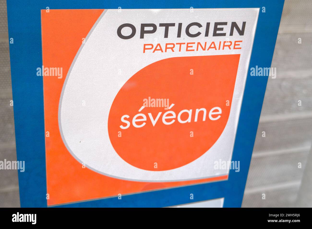 Bordeaux , France 02 07 2024 seveane opticien partenaire optic