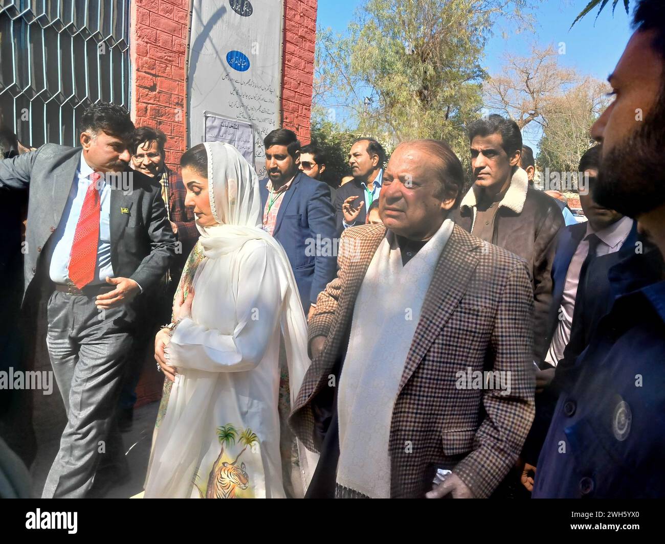 Hits Back, Hits Back At Imran Khan, BIG News From Lahore High Court, BIG Ne...