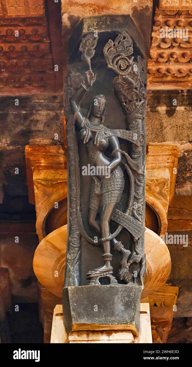 Carving of Madanika on the Kakatiya Rudreshwara Temple, Palampet, Warangal, Telangana, India. Stock Photo